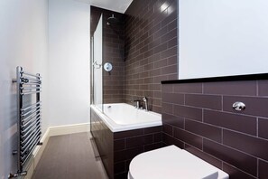Apartment, Multiple Beds | Bathroom | Separate tub and shower, deep soaking tub, towels - Remarkable 2-bed Apartment in London (London)