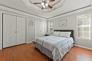 3 bedrooms, iron/ironing board, free WiFi, bed sheets