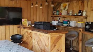 House | Private kitchen | Fridge, microwave, oven, stovetop