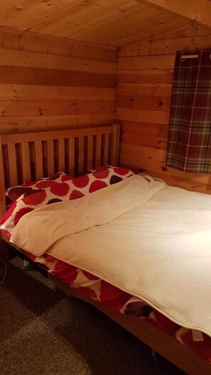 House | 2 bedrooms, iron/ironing board, bed sheets - Sutton Coldfield 2-bed Caravan, Parking & Bar-b-q (Sutton Coldfield)