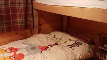 Rumah | 2 kamar tidur, setrika/meja setrika, Wi-Fi gratis, dan seprai linen