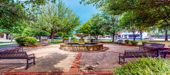 Charming studio with kitchenette, central AC