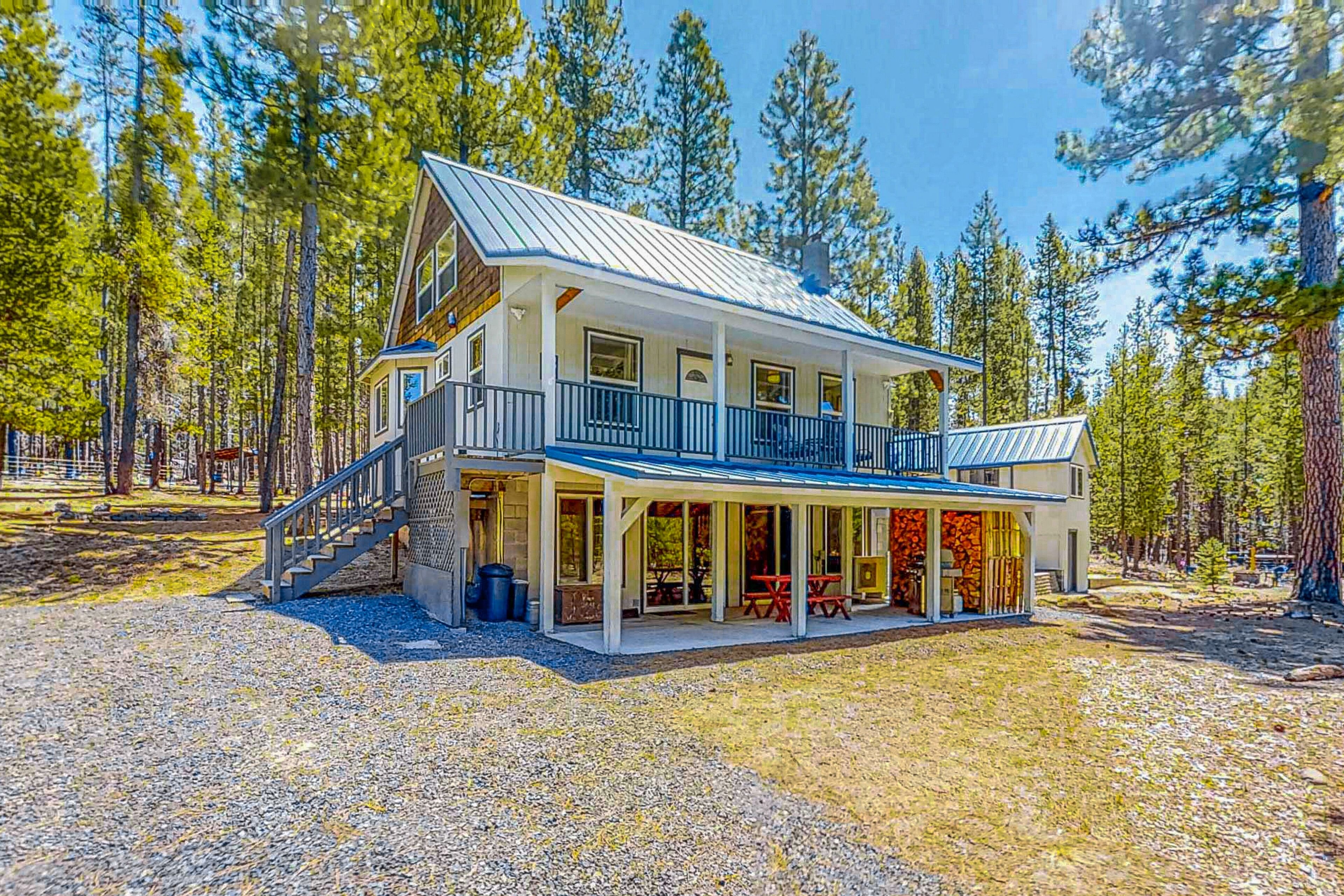 Multiple Unit Retreat w/ Firepit & Enclosed Yard