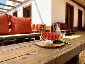 Talo, 2 keskisuurta parisänkyä | Sisätilat