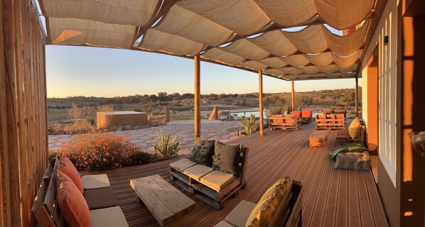 Talo, 2 keskisuurta parisänkyä | Ulkoalueet