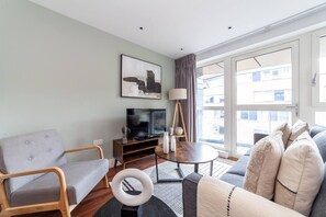 Smart TV - 1 Bed Apartment in Highbury with Balcony (London)