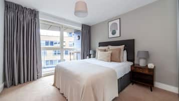 1 habitación, tabla de planchar con plancha, wifi gratis y ropa de cama