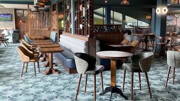 Chalet, Multiple Beds | Dining