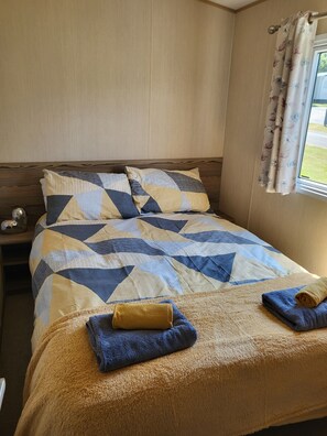 Chalet, Multiple Beds | 3 bedrooms, free WiFi, bed sheets - Static Caravan - The Dizzard (Holsworthy)