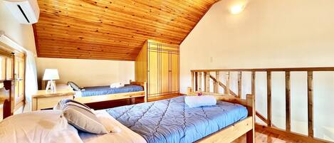 1 bedroom, travel cot, free WiFi, bed sheets