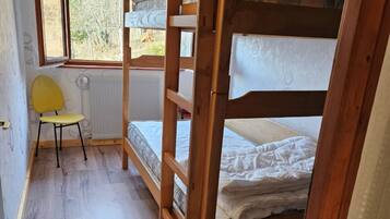 3 bedrooms, iron/ironing board, travel crib, free WiFi