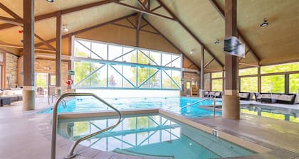 Enjoy Country Club Living in this Modern, Spacious Suite w/ Loads of Amenities