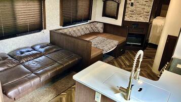 Standard Mobile Home, Non Smoking, Sea Facing | 1 bedroom, free WiFi, bed sheets