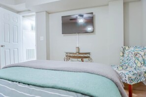 1 habitación, tabla de planchar con plancha, wifi gratis y ropa de cama 