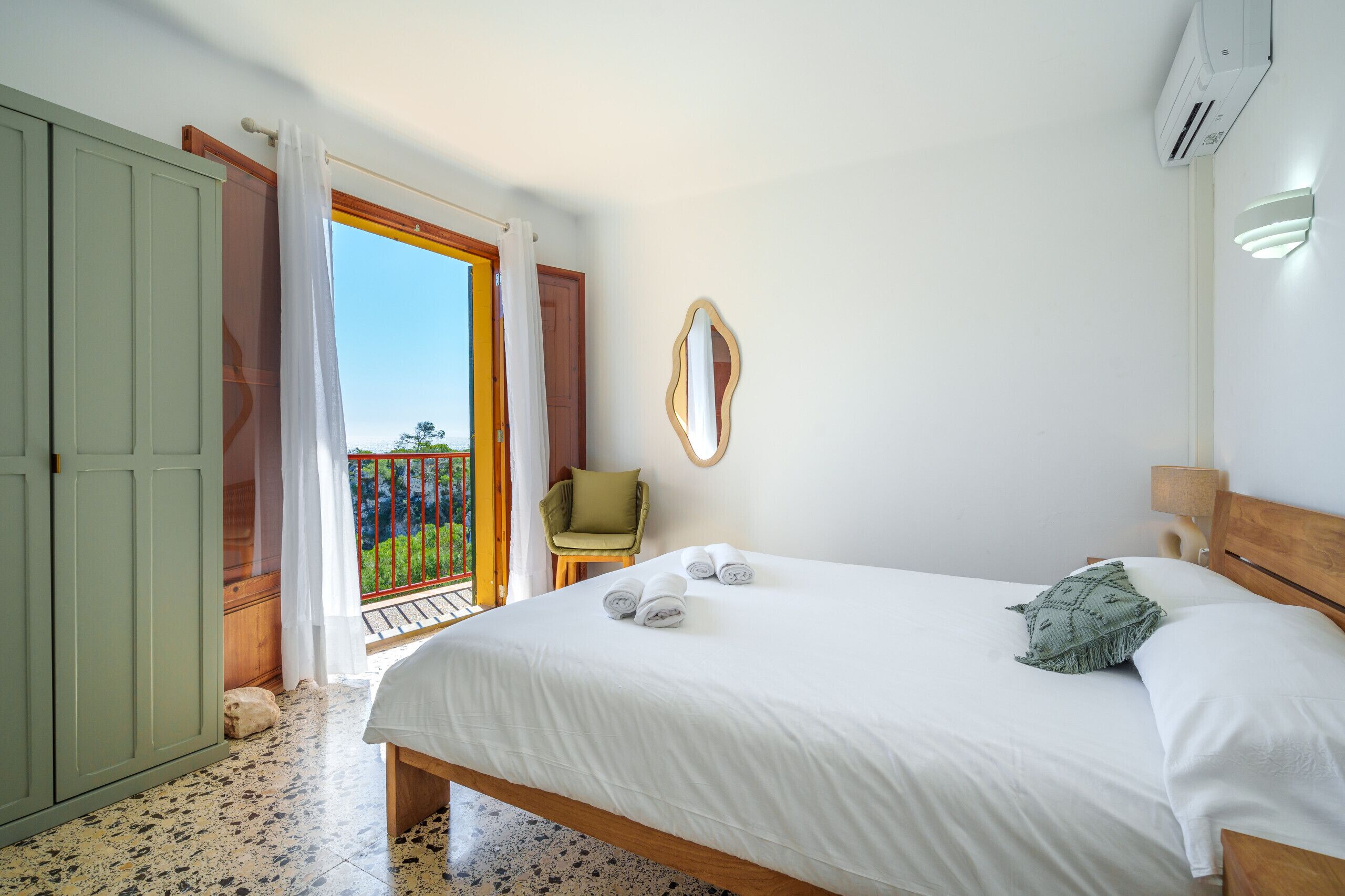 3 makuuhuonetta, silitysrauta/-lauta, ilmainen Wi-Fi, vuodevaatteet