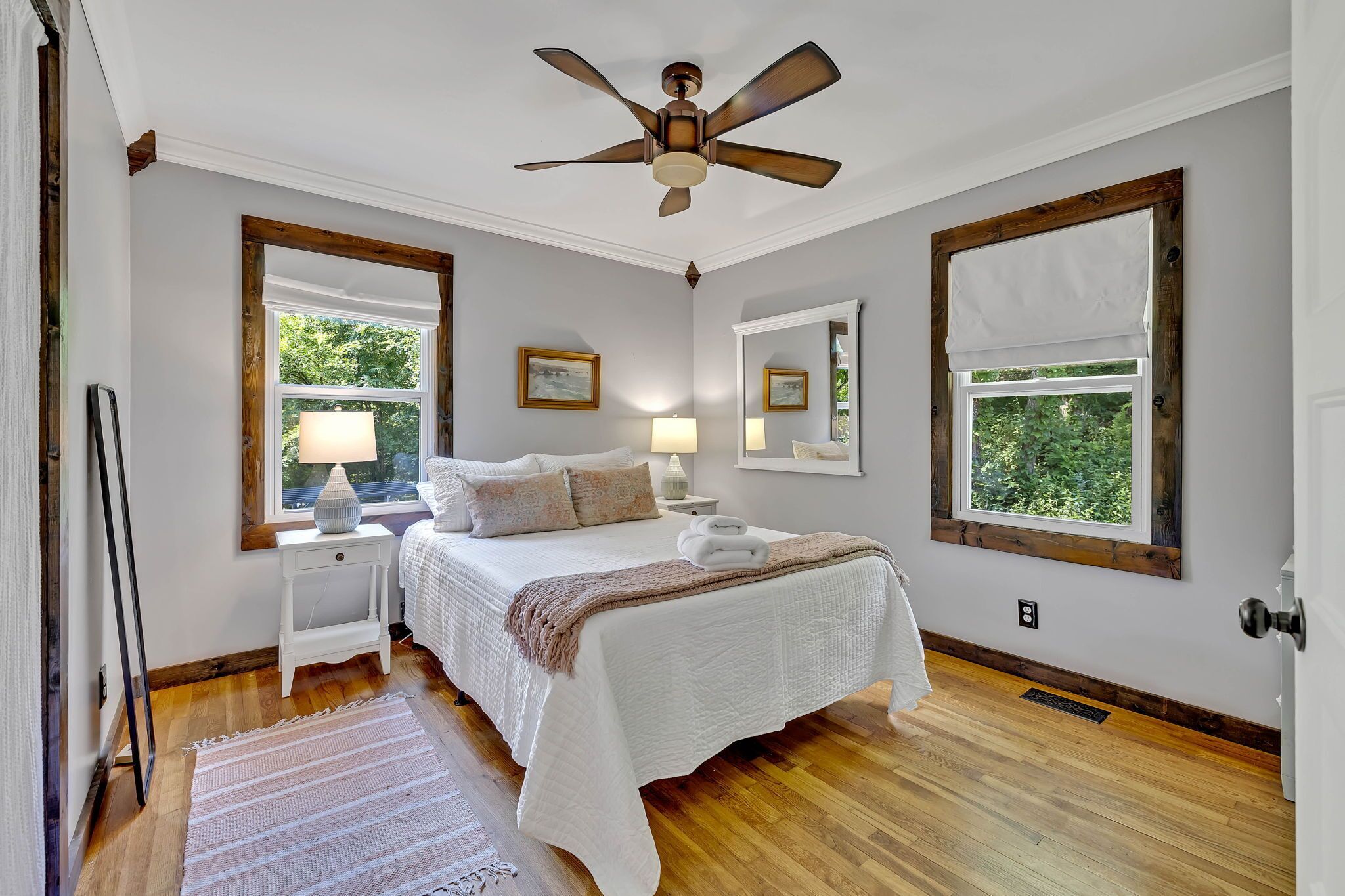 3 makuuhuonetta, silitysrauta/-lauta, Wi-Fi, vuodevaatteet