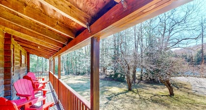 Serene Acreage - Pond - Hiking Trails Nearby