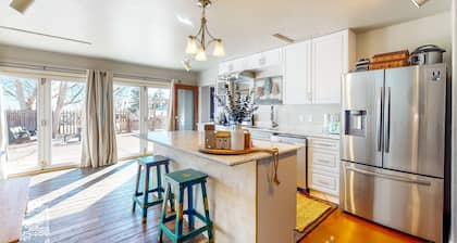 Charming Mountain Stay w/ Enclosed Yard & Grill