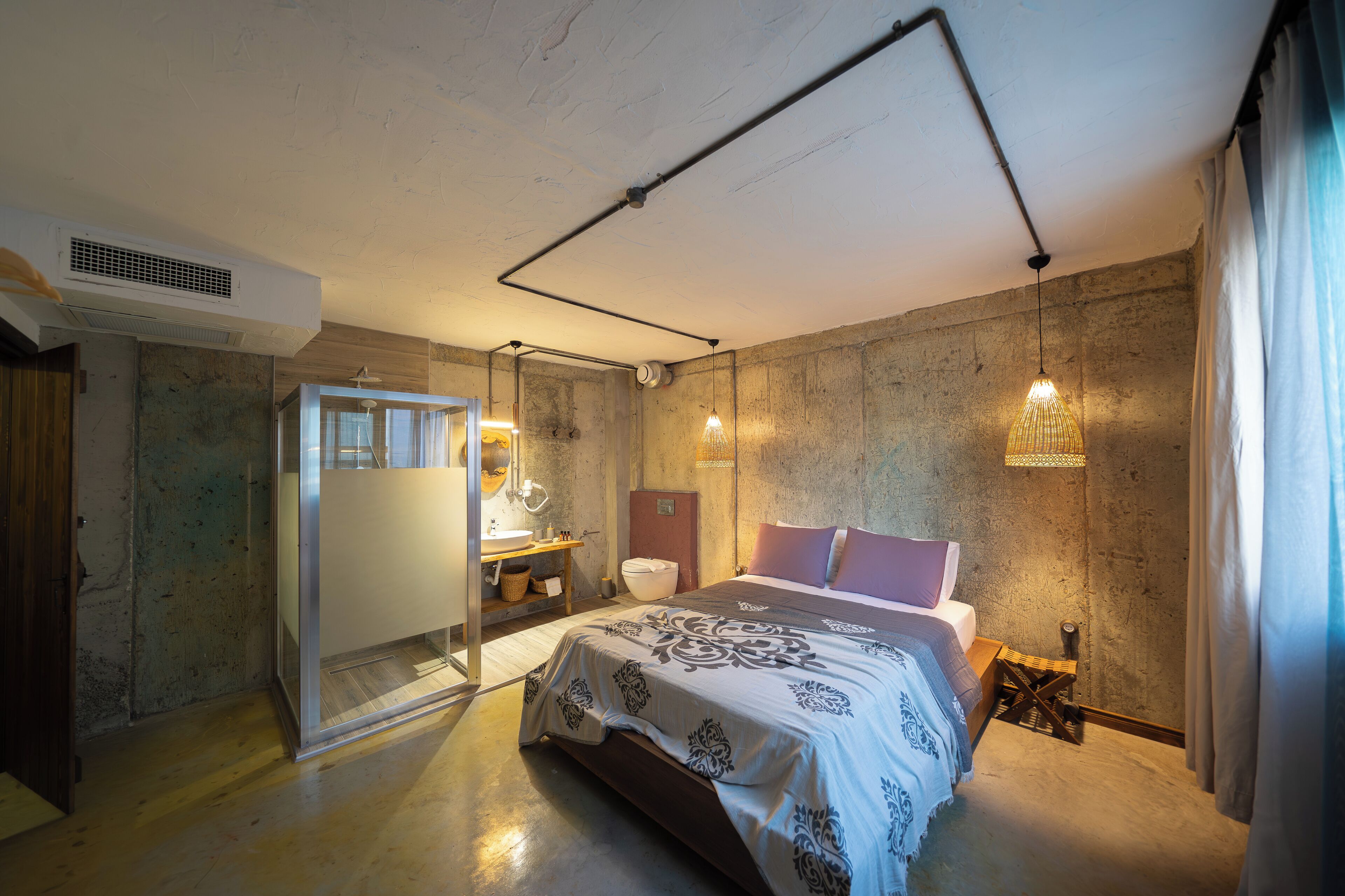 جناح ذو طابع رومانسي | أغطية فراش متميزة وألحفة محشوة بالريش وبديكورات فريدة لكل غرفة