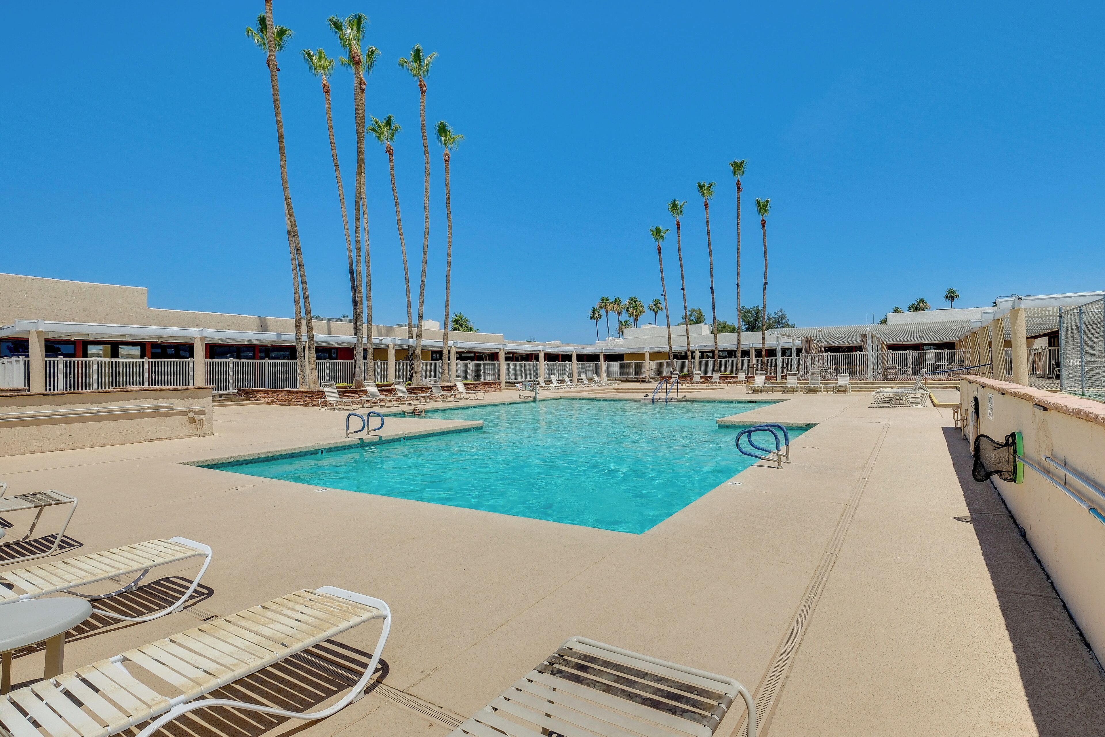 Sun Lakes Vacation Rental: BBQ Grill & Pool Access