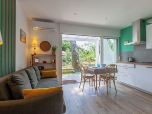 TV - Biarritz by Interhome (Capbreton)