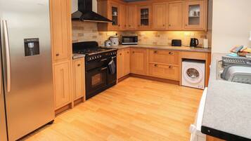 Cookware/dishes/utensils