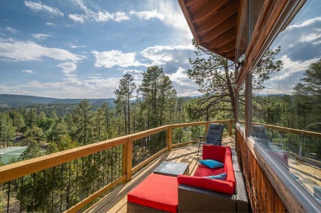 Granddaddy's Gun-Amazing views, cozy and relaxing mountain getaway!!