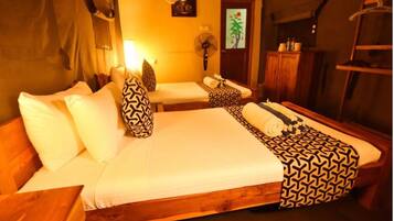 1 bedroom, bed sheets