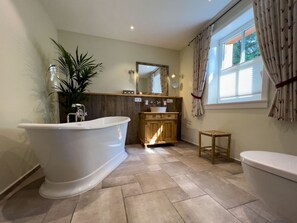 Shower, hair dryer, towels, soap - HOLIDAY HOME "Kleiner Brocken" (Ellrich)