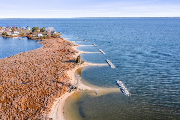Aurinkotuoleja, rantapyyhkeitä