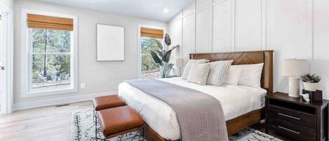 3 habitaciones, escritorio, tabla de planchar con plancha y wifi gratis