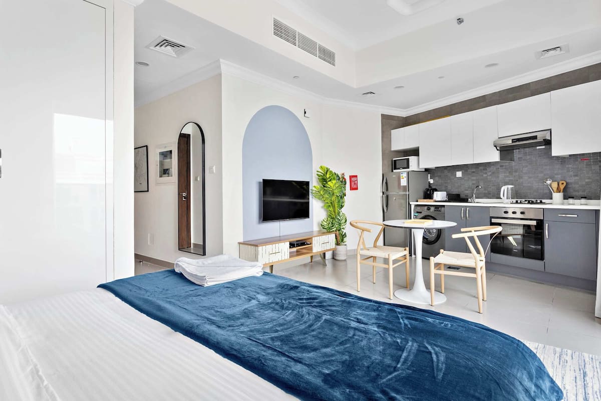 Art Gardens 310 | 1 bedroom, Egyptian cotton sheets, premium bedding, memory foam beds