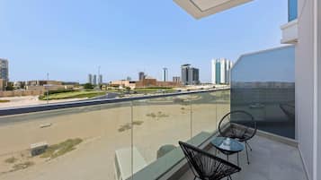 Art Gardens 119 | Balcony