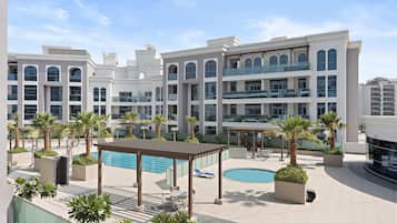 Art Gardens 210 | Balcony view