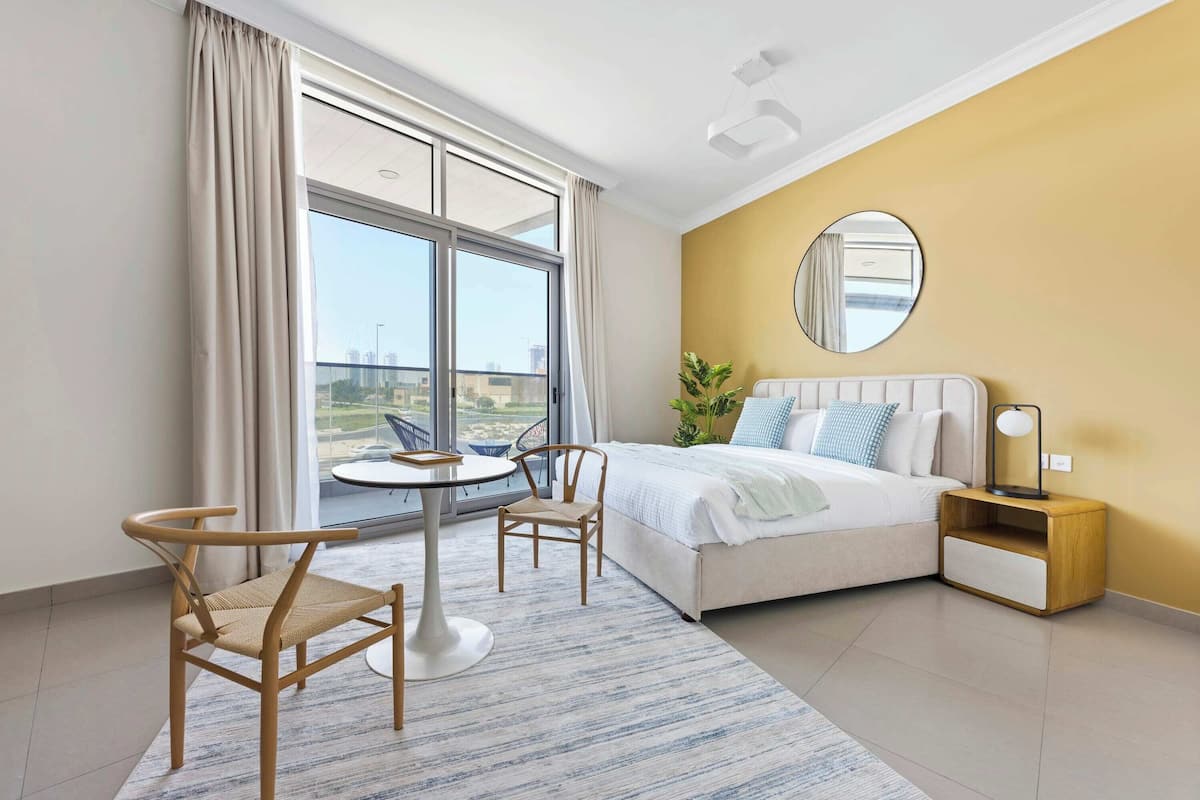 Art Gardens 119 | 1 bedroom, Egyptian cotton sheets, premium bedding, memory foam beds