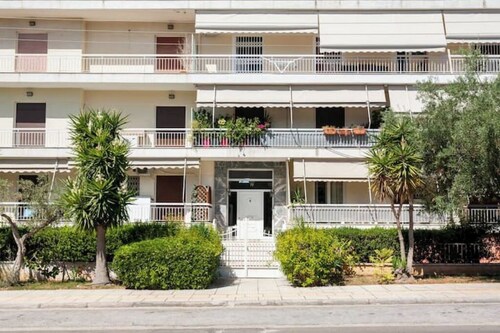 Lovely 2 Bedroom condo in Glyfada