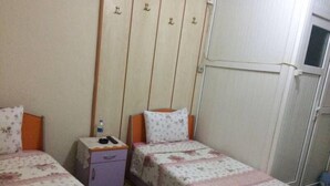 ベーシック ルーム 喫煙可 | WiFi (無料)、ベッドシーツ