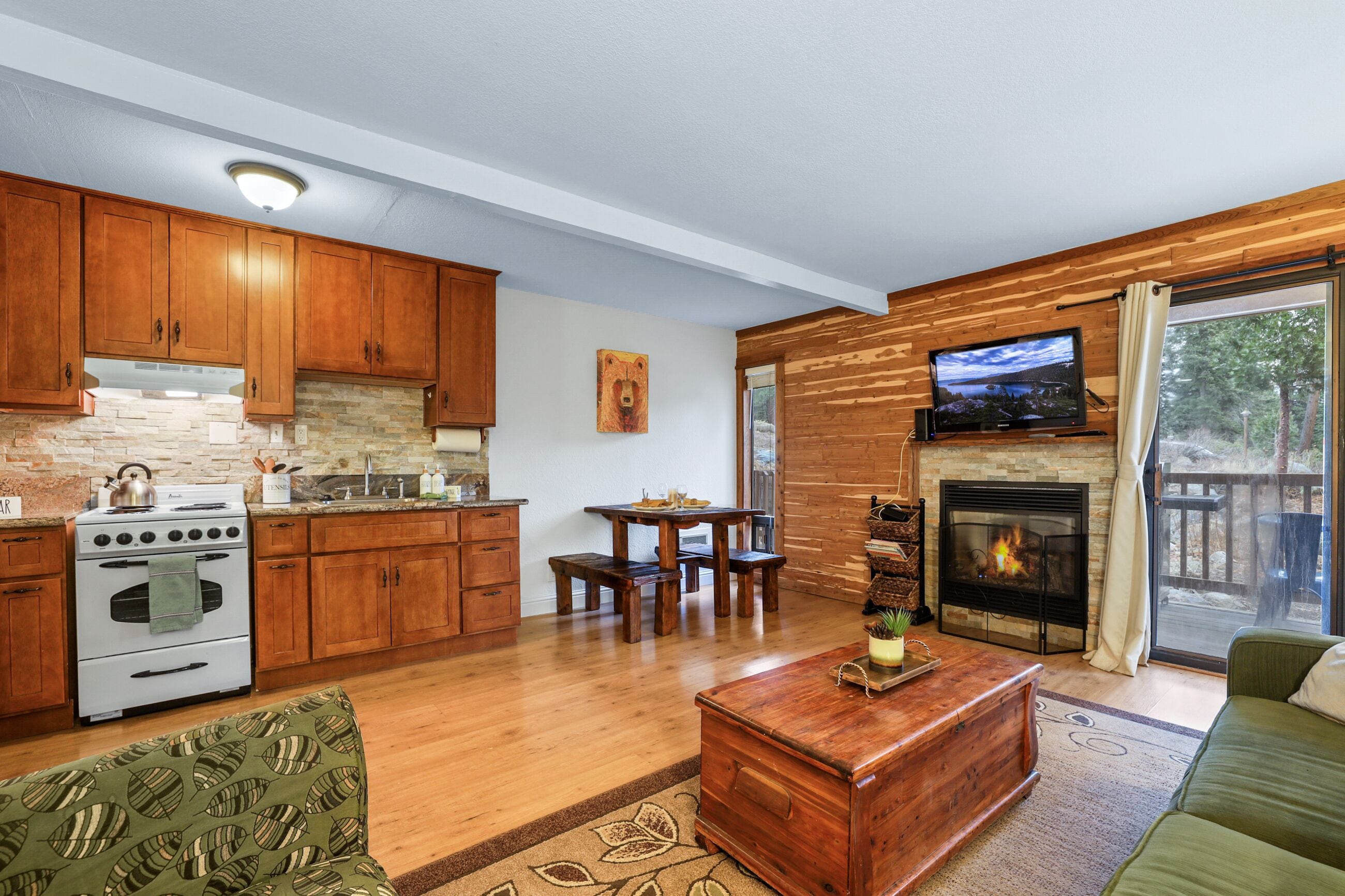 Téléviseur connecté, foyer, livres