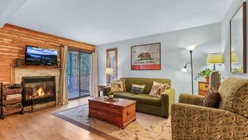 Téléviseur connecté, foyer, livres