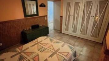 5 chambres, lit parapluie, Wi-Fi, draps fournis