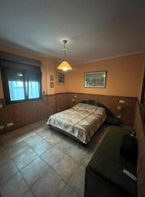 5 habitaciones, cuna de viaje, wifi y ropa de cama