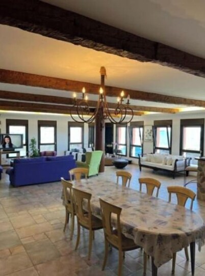 Ideal for family and groups. Exclusive and spacious house on the sea. Relax