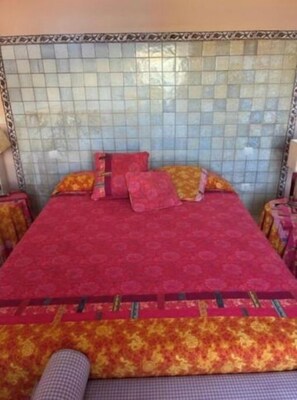 5 Schlafzimmer, Reisekinderbett, WLAN, Bettwäsche