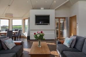 Living area - Vantage Point, Hillfield Village (Dartmouth)