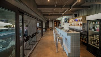 Bar (en la propiedad)