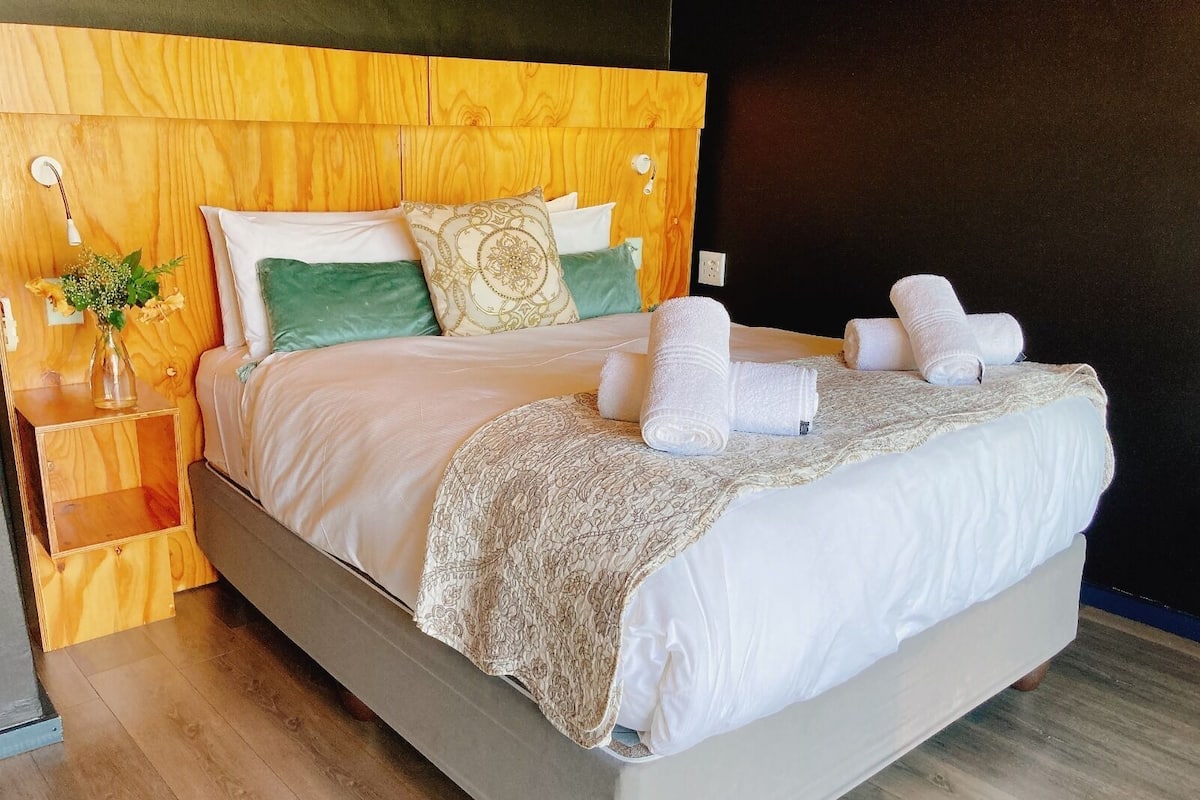 Comfort-Doppelzimmer | Hochwertige Bettwaren, Zimmersafe, Schreibtisch