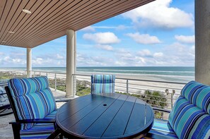 Outdoor dining - Ocean Paradise (St. Augustine)