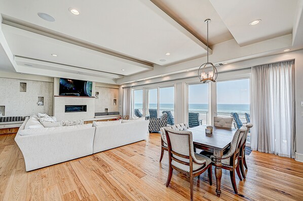 Interior - Ocean Paradise (St. Augustine)