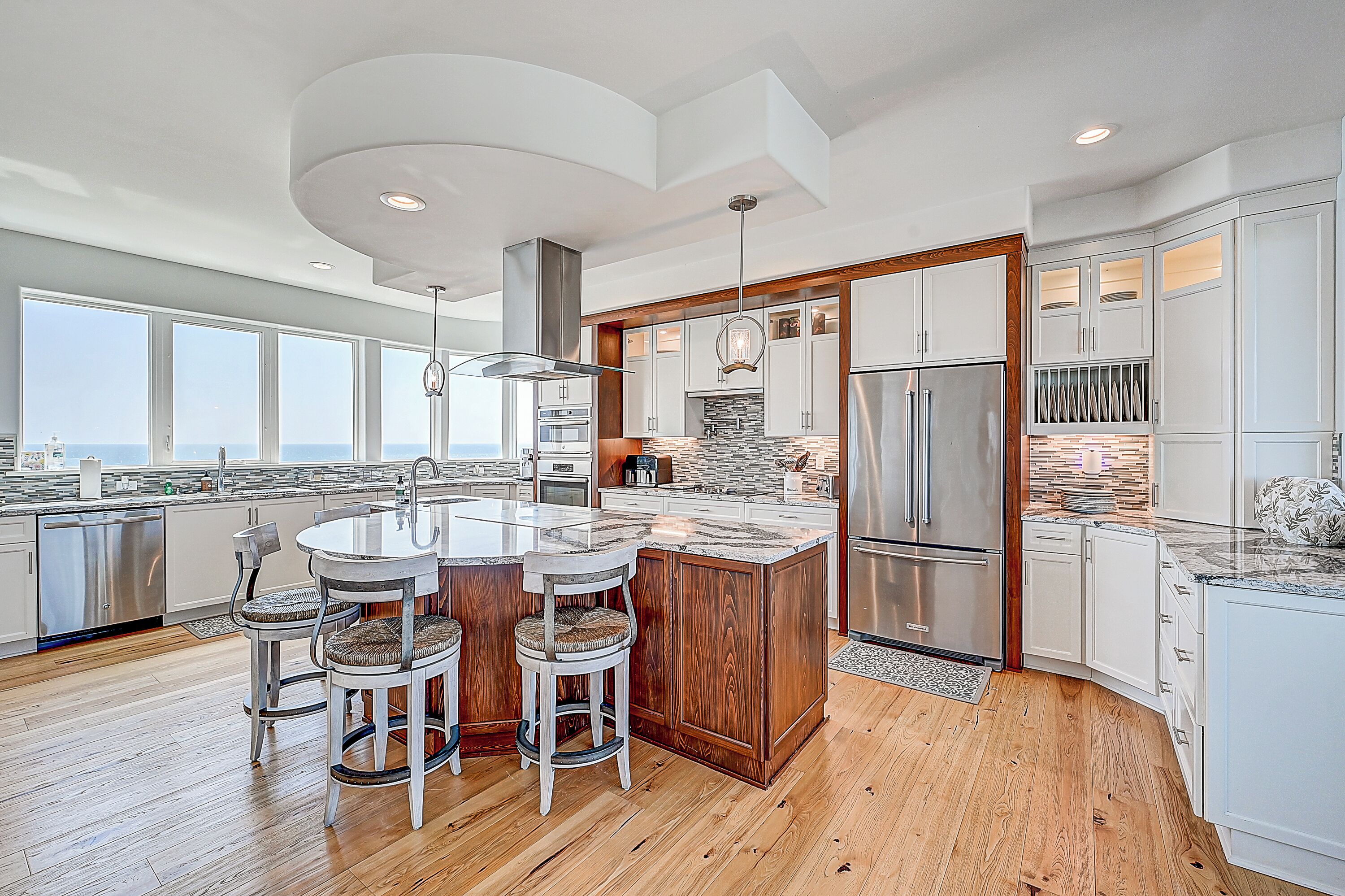 Tủ lạnh, lò vi sóng, lò nướng, bếp nấu 