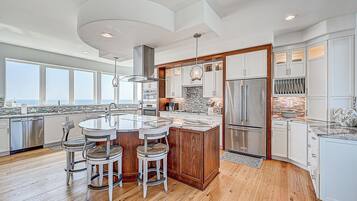 Tủ lạnh, lò vi sóng, lò nướng, bếp nấu